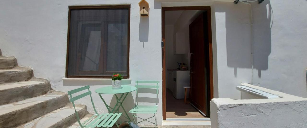 Birdhouse Room Ermoupoli Exterior photo